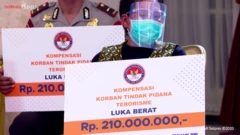 Belasan korban terorisme masa lalu menerima kompensasi dari negara.