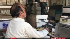 د کسټو پلورونکی