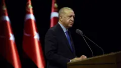 Erdoğan: Yeni Türkiye'de seçim Haziran 2023'te yapılacak, erken seçim kabile devletlerinin işidir