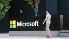 Microsoft роздасть працівникам по 1 500 доларів. За роботу в часи пандемії