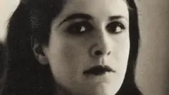 Dora Maar oleh Rogi André