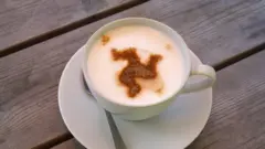 Кофе и трискелион.