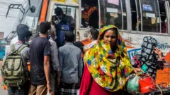 বাস যাত্রী