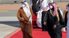 استقبل ولي العهد السعودي الأمير محمد بن سلمان الشيخ تميم بن حمد أمير دولة قطر