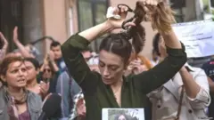 इराणमधील निदर्शनं.