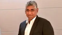 பைஸர் முஸ்தபா