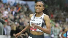 ኣትሌት ጉዳፍ ጸጋይ