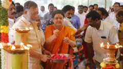 சசிகலா