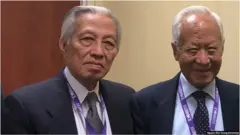 Ông Phạm Kim Ngọc (bên phải) và ông Nguyễn Đức Cường