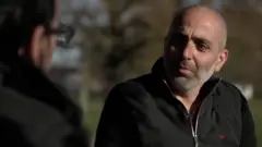 "نخاف أن نتواصل مع أهلنا بالسلام والمرحبا"