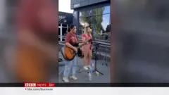 ရုရှားကျူးကျော်စစ်အတွင်း သေဆုံးခဲ့ရတဲ့ ယူကရိန်း မိန်းကလေး ၂ ဦး