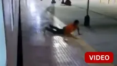 உணவு டெலிவரி ஊழியர் கீழே விழுந்த காட்சி 