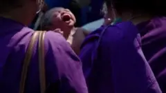 لحظه تولد نوزاد در خیابان بانکوک پس از زلزله