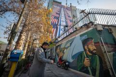 ما موقف إيران من تهديدات ترامب بالتدخل عسكرياً في البلاد في حال مقتل متظاهرين؟