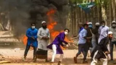 গত ২৬শে মার্চ শুক্রবার জুমার নামাজের পর বিক্ষোভ করে হেফাজতে ইসলামের সমর্থকরা। (ফাইল ফটো)