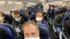 Lebih takut naik pesawat daripada masuk rumah sakit.