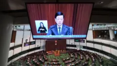 香港施政報告2024：承諾公屋輪候縮短至四年半及「簡樸房」取代㓥房，16萬人才攜親抵港