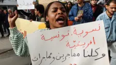 Les organisations tunisiennes de défense des droits humains dénoncent les déclarations du président Kais Saied concernant les immigrés africains