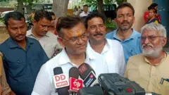 दिनेश खटीक के इस्तीफ़े की न तो पुष्टि अभी हो पाई है और न ही खंडन ही हुआ है