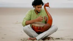 யாழ் இசைக் கருவி