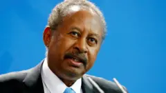 Abdalla Hamdok alirejeshwa tena madarakani mwezi Novemba baada ya kutia saini makubaliano ya kugawana madaraka na kiongozi wa mapinduzi
