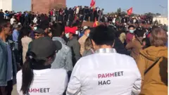 Шайлоодо добуш сатып алууга чара көрүлбөгөнүнө нааразы партиялар митингге чыгып, шайлоонун жыйынтыгын жокко чыгаруунун талап кылышууда
