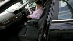 ပါမစ်ဈေးကွက်တစ်ခုထပ်ပေါ်လာနိုင်ဟုခန့်မှန်း