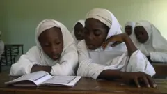 dalibai mata suna karatu