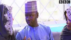 Matashin nan da ya auri mata biyu a rana guda a Abuja ya bayyana yadda yake tafiyar da sha'anin gidansa tun da ya yi aure.