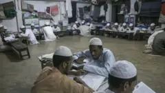 করোনাভাইরাসের কারণে আয় কমে গেছে কওমি মাদ্রাসাগুলোর