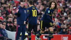 Unai Emery substitute Ozil