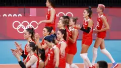 A Milli Kadın Voleybol Takımı, çeyrek final maçında Güney Kore'ye yenilerek 2020 Tokyo Olimpiyat Oyunları'na veda etti. Türkiye Voleybol Federasyonu Başkanı Mehmet Akif Üstündağ, "Mücadeleniz, hırsınız, bizlere yaşattığınız tarifsiz duygular için teşekkürler çocuklar. Bu zorlu günlerde biraz da olsa bizlere mutluluk yaşatıp sevindirdiniz" açıklamasında bulundu.