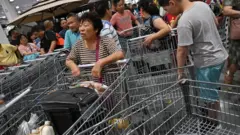 La gente en su visita a China.