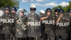 Policía en Minneapolis.