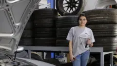 هل هناك وظائف للرجال فقط؟