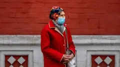 Москвичка в маске