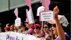 Protesta frente al TS