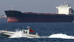 সাগরে জাহাজ