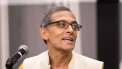 নোবেল বিজয়ী অভিজিৎ ব্যানার্জি