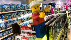 সারা বিশ্বে জনপ্রিয় এক খেলনা লেগো ব্রিক।