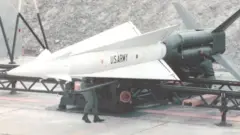 Soldados con misil Nike Hercules