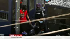 အမျိုးသမီး လိင်ပိုင်း အကြမ်းဖက် ခံရမှု မြင့်တက်