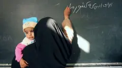 دو سال پیش پس از فراخوان دولت ایران مشخص شد که حدود ۱۵ هزار زن ایران ازدواج فراملی داشته‌اند که حاصل آن ۴۹ هزار و ۹۶ فرزند فاقد مدارک هویتی بود