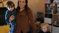 استلا موریس می گوید نگران سلامتی آقای آسانژ در زندان است