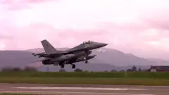 Le F16 décolle