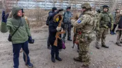 Reservists train with army officers in Ukraine