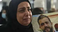 يقول أقارب الضحايا الذين يناضلون من أجل المساءلة إن القضاء استهدفهم في الأيام الأخيرة