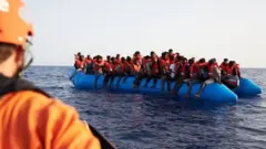 Libya açıklarında kurtarılan göçmenler (5 Temmuz 2019)