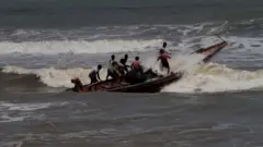 চট্টগ্রাম, কক্সবাজার, মোংলা ও পায়রা সমুদ্র বন্দরকে এক নম্বর দূরবর্তী সতর্ক সংকেত দেখাতে বলা হয়েছে।
