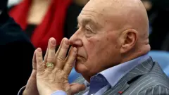 Почему Владимиру Познеру пришлось улететь из Грузии